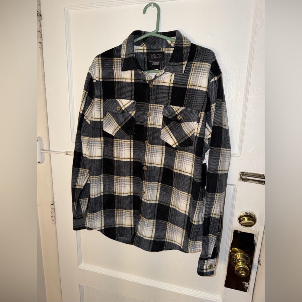VALOR COLLECTIVE Battle Creek Plaid Print Regular Fit  Flannel Size M